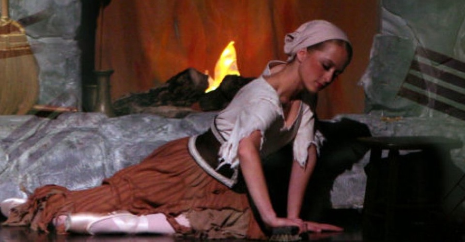 <b>Cinderella</b>